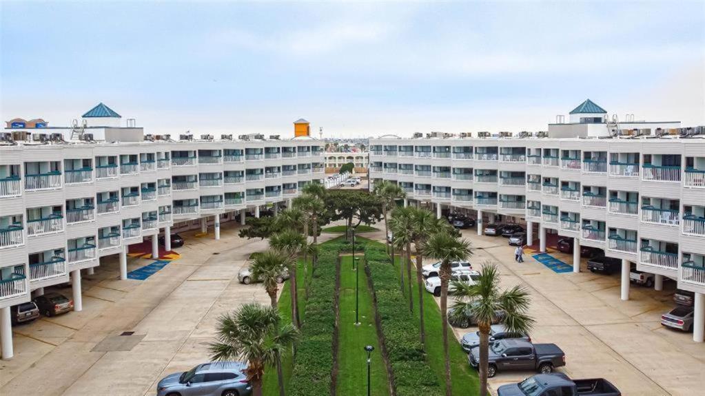 Gypsea Blu Beach Condo Steps To The Beach Galveston Esterno foto